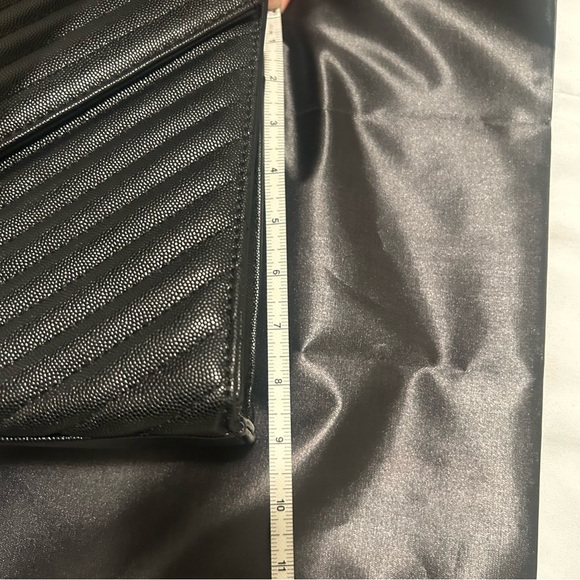 Luxury Black Quilted Women's Bag - Picture 6 of 8